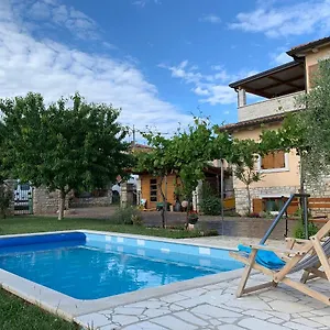 Leone Apartment Brtonigla